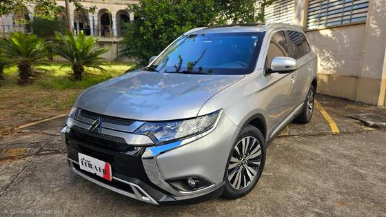 MITSUBISHI OUTLANDER 2.0 MIVEC GASOLINA GLS AUTOMÁTICO MITSUBISHI OUTLANDER 2.0 MIVEC GASOLINA GLS AUTOMÁTICO
